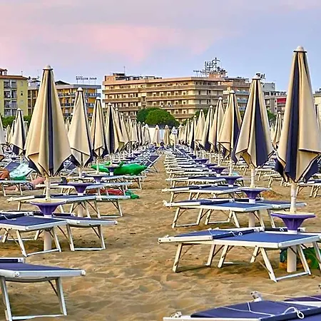 Flat With Garden And Parking Hotel
